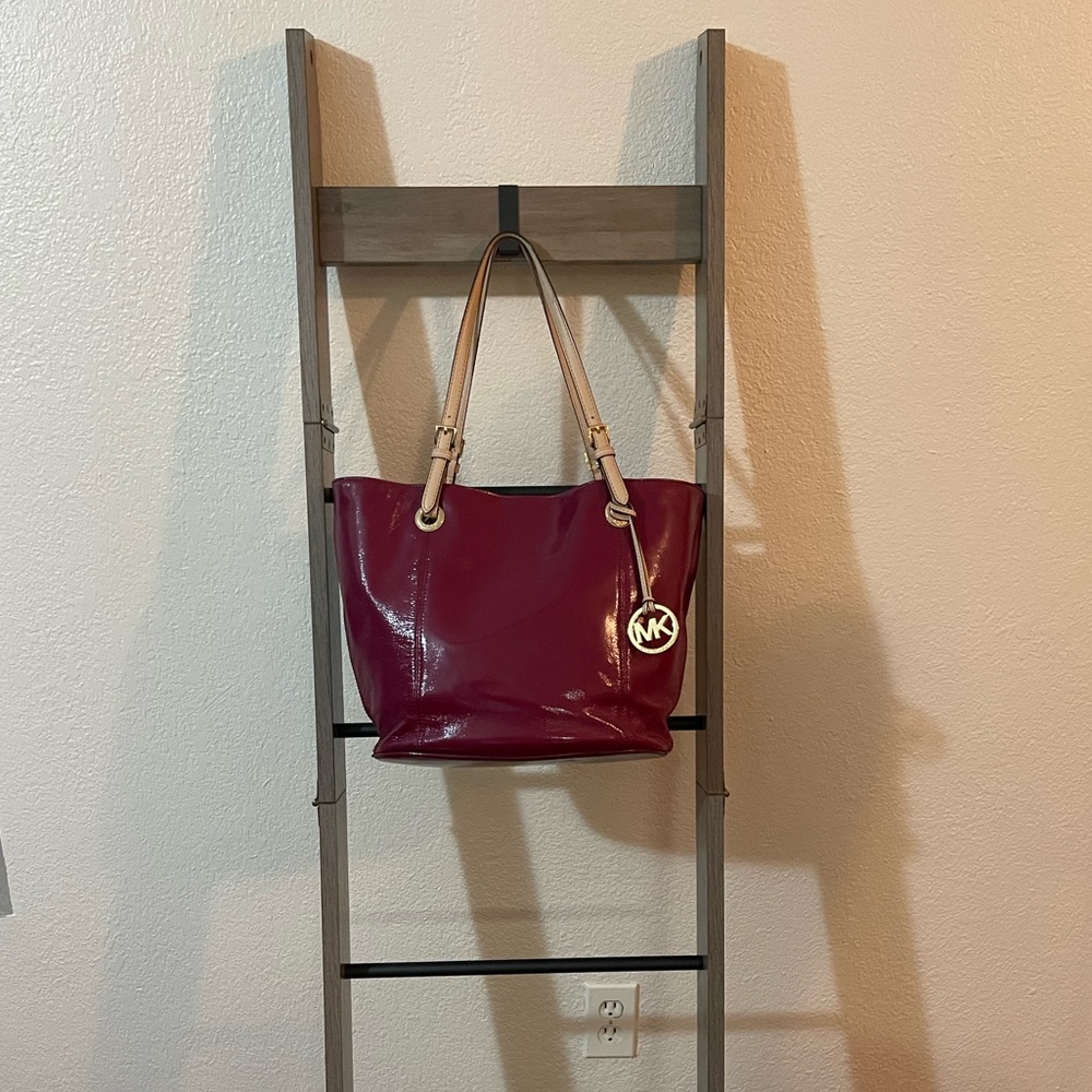 Michael Kors Jet Set Burgundy Tote - Picture 2 of 8